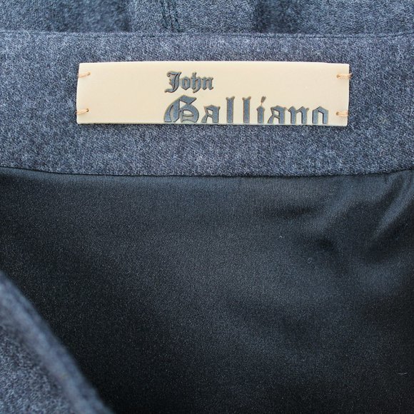 John Galliano Gray Wool Flannel Midi Skirt Peplum Back Fluted Hem Size 8/Medium - Picture 8 of 10